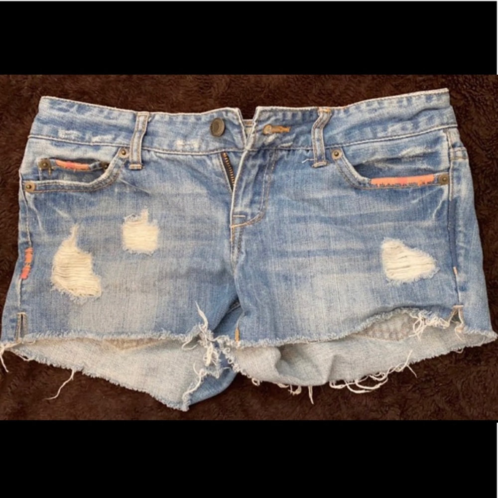 Women’s/Juniors Aéropostale distressed jean shorts